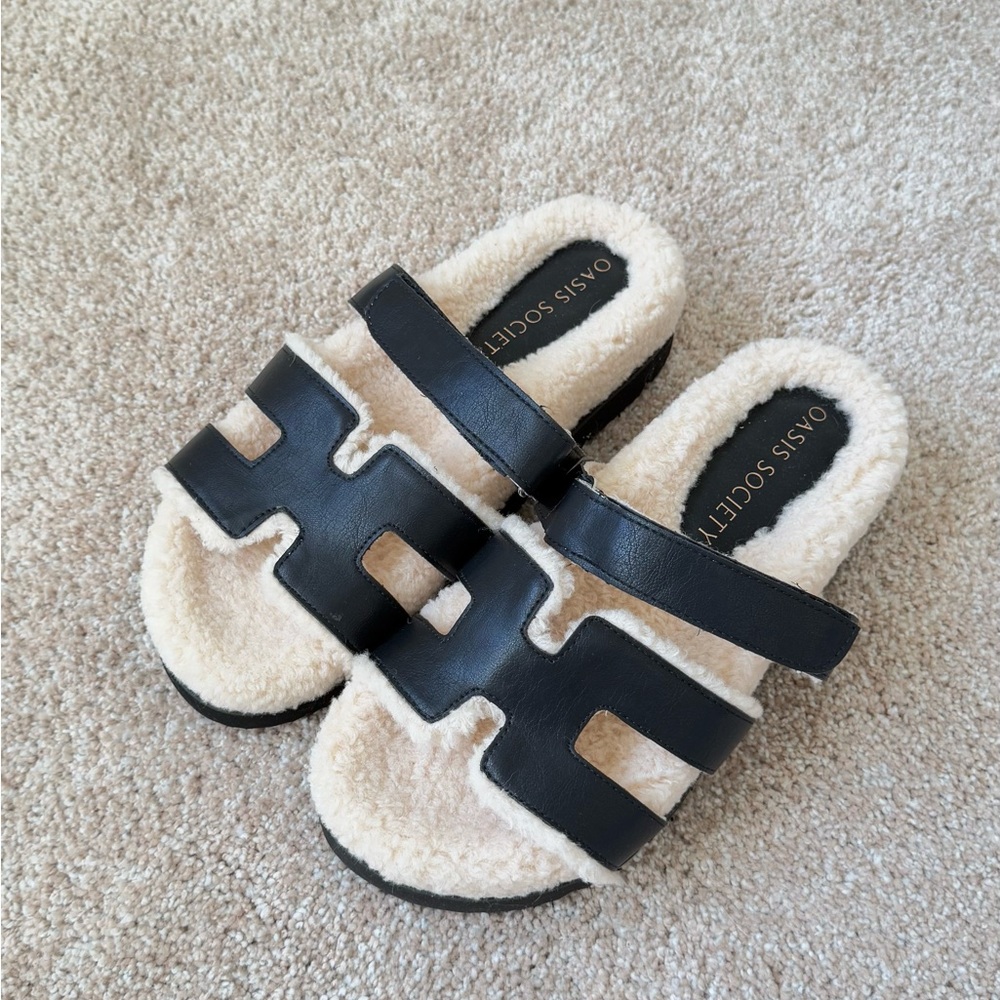 Oasis Society Black Fuzzy Slides